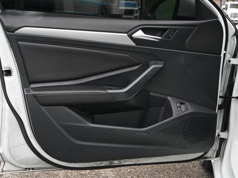 Used 2023 Volkswagen Jetta S image 27