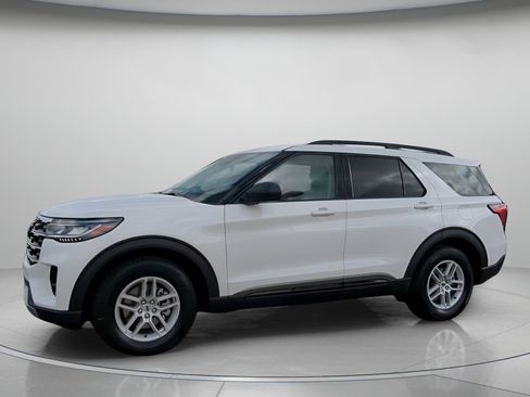 New 2026 Ford Explorer Active image 13