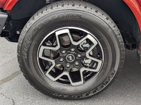 Used 2022 Ford Bronco Outer Banks image 11