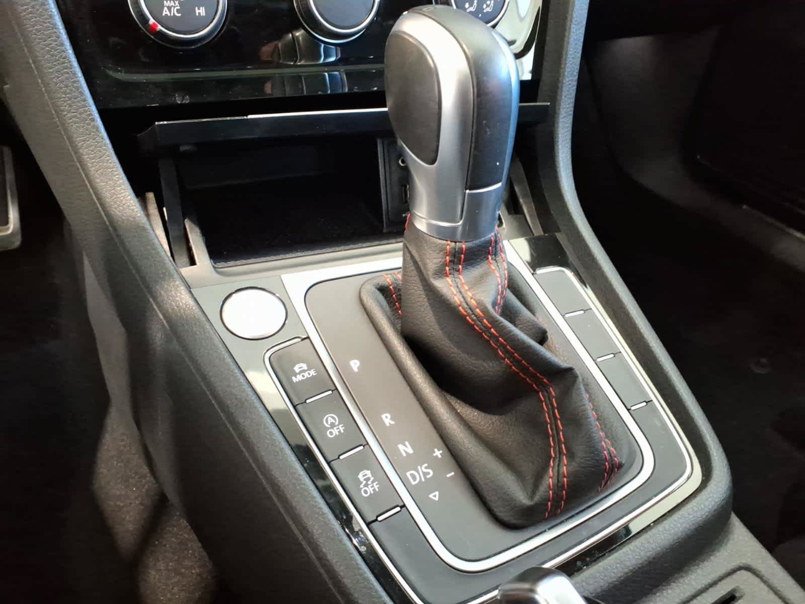 Used 2018 Volkswagen GTI SE w/ SE Leather Package FWD image 25