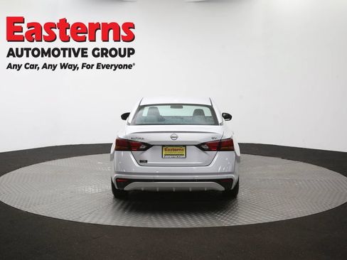 Used 2024 Nissan Altima 2.5 SV FWD image 37