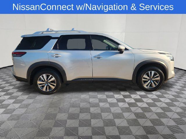 Used 2023 Nissan Pathfinder SL FWD image 4