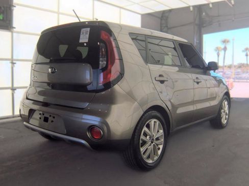 Used 2018 Kia Soul + FWD image 4