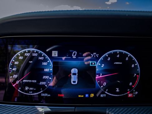 Used 2024 Mercedes-Benz AMG GT 63 image 25