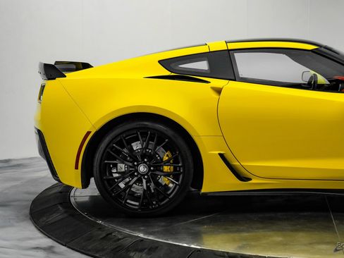 Used 2018 Chevrolet Corvette Z06 image 34