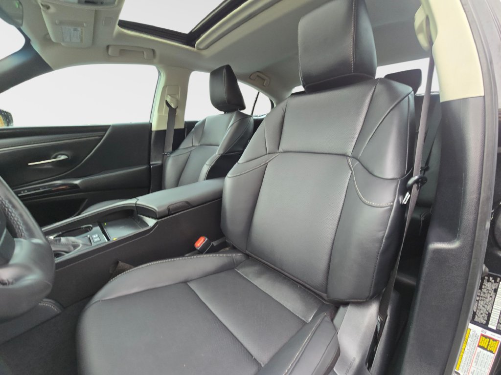 Certified 2024 Lexus ES 300h w/ Premium Package FWD image 15