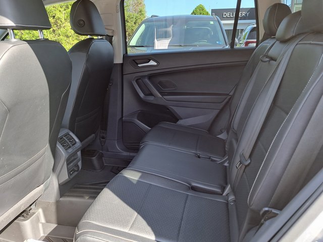 Used 2021 Volkswagen Tiguan SE AWD/4WD image 24