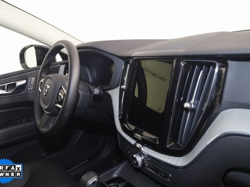 Used 2025 Volvo XC60 B5 Plus image 41