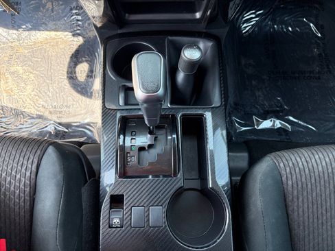Used 2020 Toyota 4Runner TRD Off-Road AWD/4WD image 23