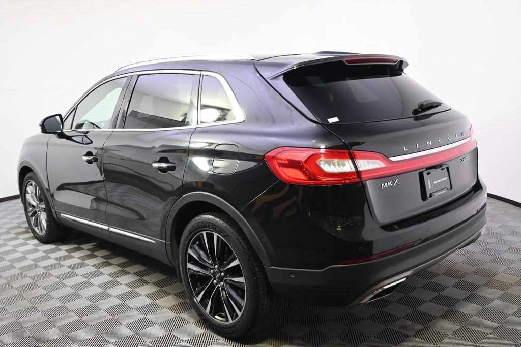 Used 2016 Lincoln MKX Reserve w/ Technology Package AWD/4WD image 3