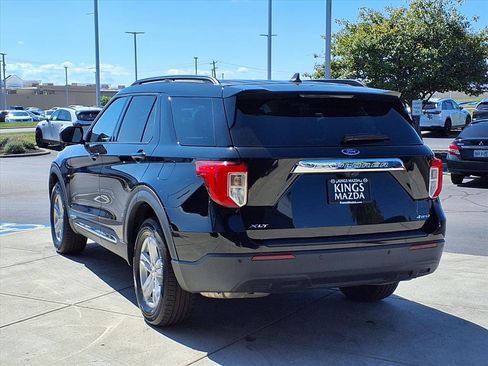 Used 2022 Ford Explorer XLT image 4