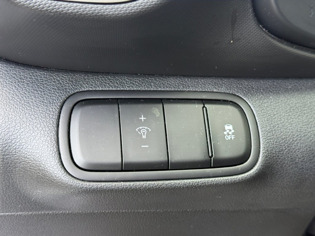 Used 2024 Hyundai Venue SEL FWD image 21