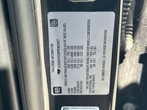 Used 2023 Chevrolet Suburban Premier AWD/4WD image 31