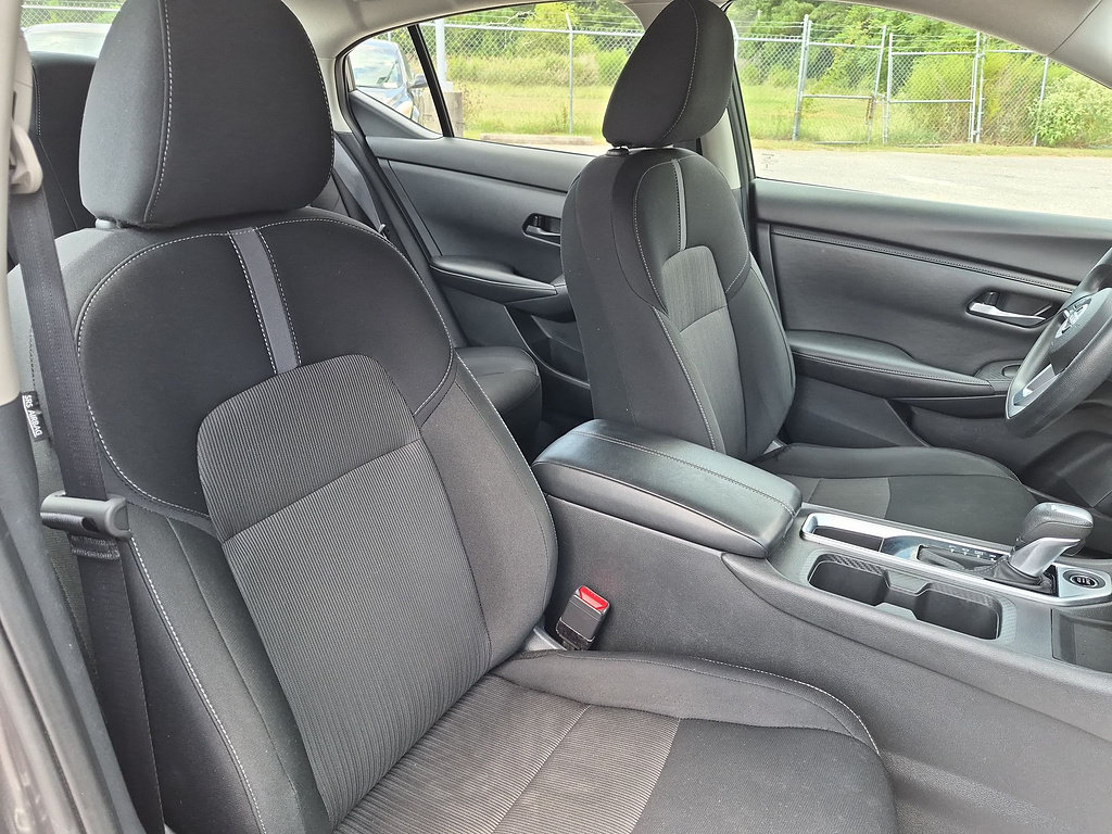 Used 2025 Nissan Sentra SV FWD image 33