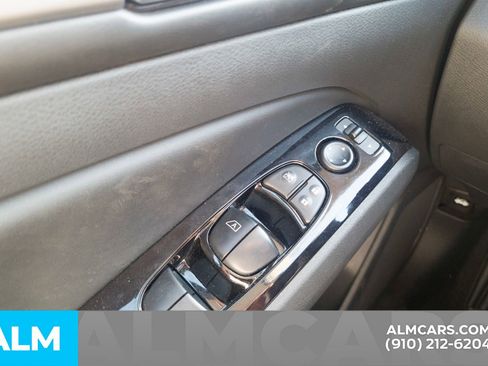 Used 2025 Nissan Altima 2.5 SR FWD image 15