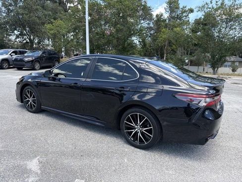 Used 2021 Toyota Camry SE FWD image 4