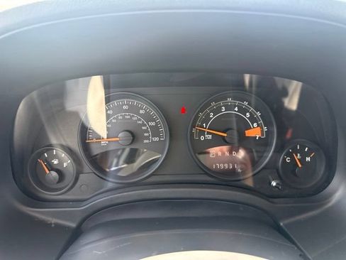Used 2014 Jeep Patriot Latitude AWD/4WD image 14