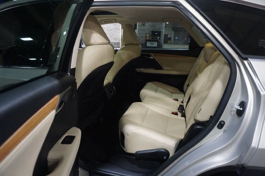 Used 2021 Lexus RX 350L FWD w/ Premium Package image 15