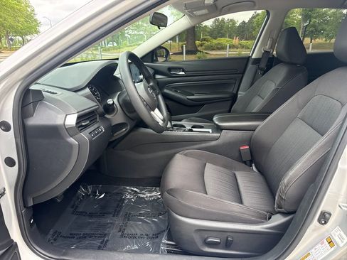 Used 2020 Nissan Altima 2.5 S FWD image 12