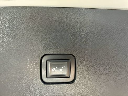 Used 2019 Chevrolet Traverse LT AWD/4WD image 9