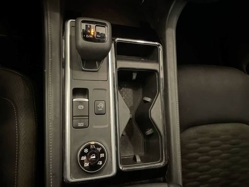 Used 2022 Nissan Pathfinder SV image 19