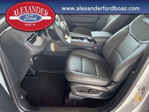 New 2026 Ford Explorer Active w/ Active Comfort Package image 9