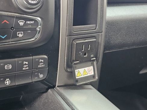 Used 2018 RAM 2500 Big Horn w/ Sport Appearance Group image 21