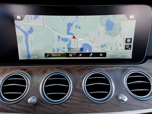Used 2022 Mercedes-Benz E 350 Sedan image 27