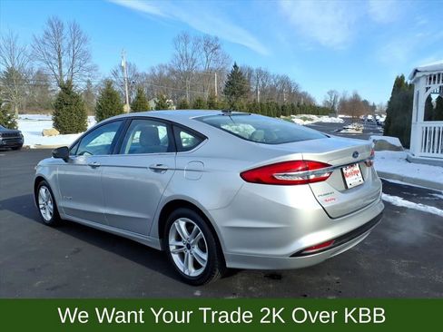 Used 2018 Ford Fusion S image 3