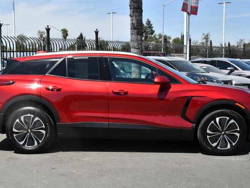 Used 2024 Chevrolet Blazer EV LT AWD/4WD image 9