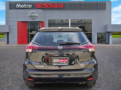 Used 2022 Nissan Kicks SV image 5