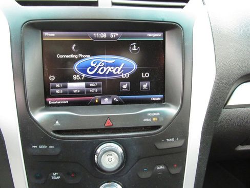 Used 2015 Ford Explorer XLT w/ Equipment Group 202B AWD/4WD image 12