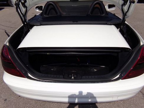Used 2011 Mercedes-Benz SLK 300 image 19