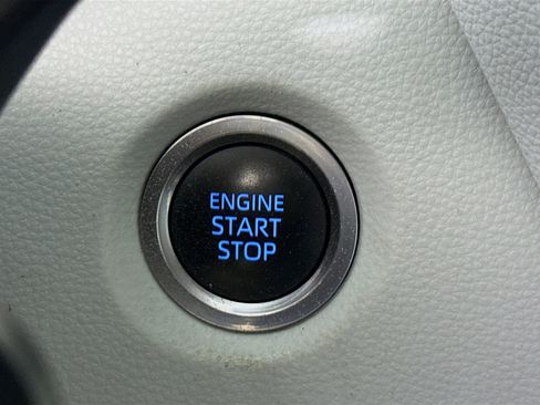 Used 2019 Toyota Corolla SE image 21