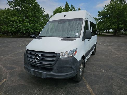 Used 2019 Mercedes-Benz Sprinter 2500 image 2