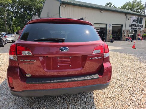 Used 2014 Subaru Outback 2.5i Limited w/ Moonroof Package AWD/4WD image 6