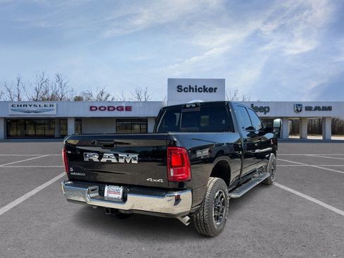 Used 2025 RAM 2500 Laramie AWD/4WD image 3