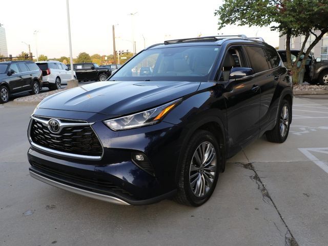 Used 2021 Toyota Highlander Platinum AWD/4WD image 3