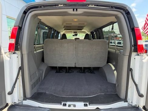 Used 2019 Chevrolet Express 3500 LT w/ LT Preferred Equipment Group RWD image 21