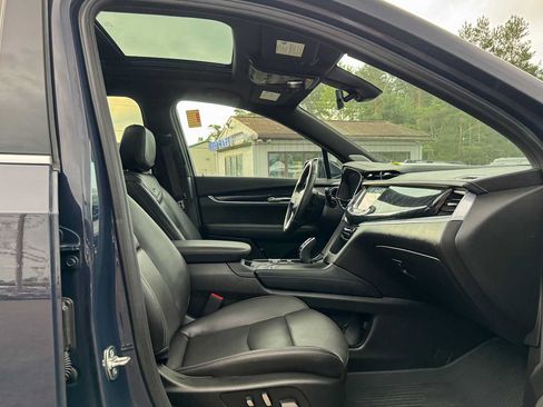 Used 2025 Cadillac XT6 Premium Luxury AWD/4WD image 9