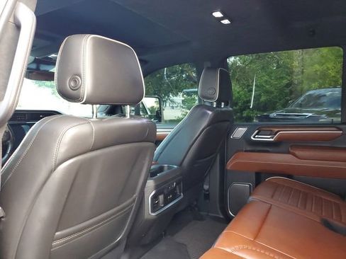 Used 2024 GMC Sierra 3500 Denali Ultimate AWD/4WD image 10