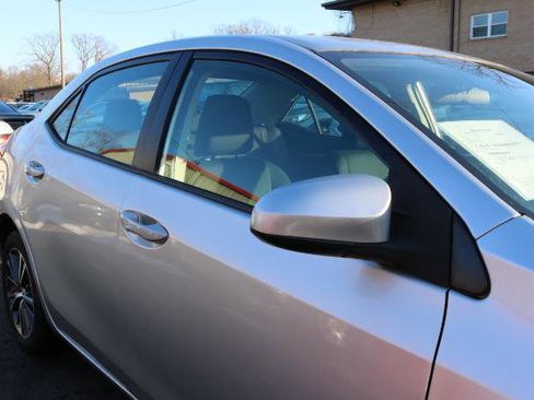 Used 2019 Toyota Corolla LE w/ Carpet Mat Package (TMS) image 8