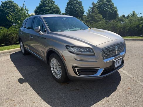 Used 2019 Lincoln Nautilus FWD image 3