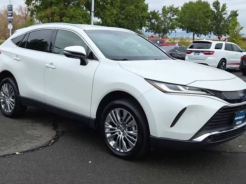 Used 2021 Toyota Venza Limited w/ Advanced Technology Package AWD/4WD image 2