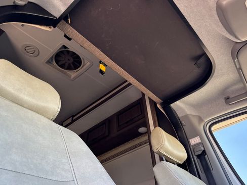 Used 2017 Mercedes-Benz Sprinter 3500 image 17