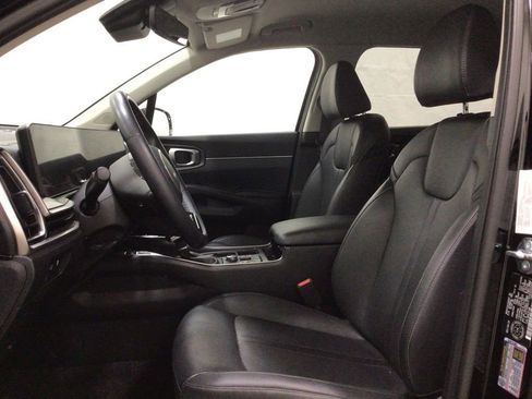 Used 2025 Kia Sorento EX AWD/4WD image 8