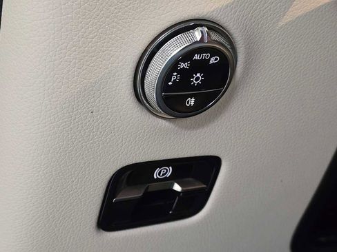 Used 2026 Mercedes-Benz GLC 300 4MATIC image 25