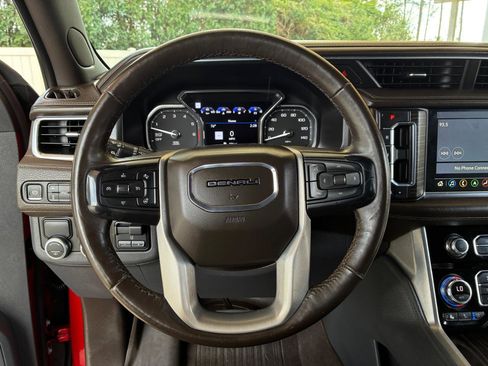 Used 2021 GMC Yukon Denali w/ Denali Ultimate Package image 18