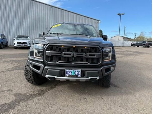 Used 2017 Ford F150 Raptor w/ Equipment Group 802A Luxury AWD/4WD image 8
