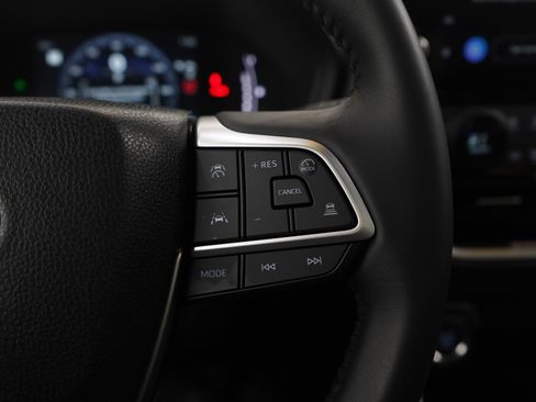 Used 2025 Toyota Grand Highlander AWD image 26